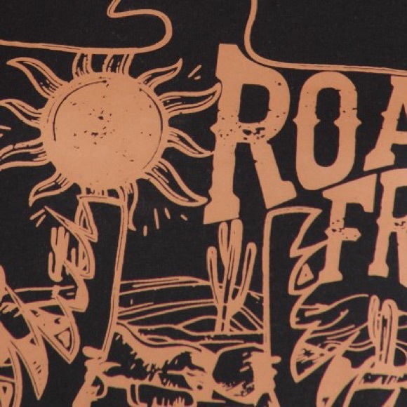 ROAM FREE TEE-BLACK - Picture 2 of 3